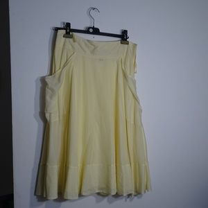 DNKY SKIRT IN Excellent  Condtion